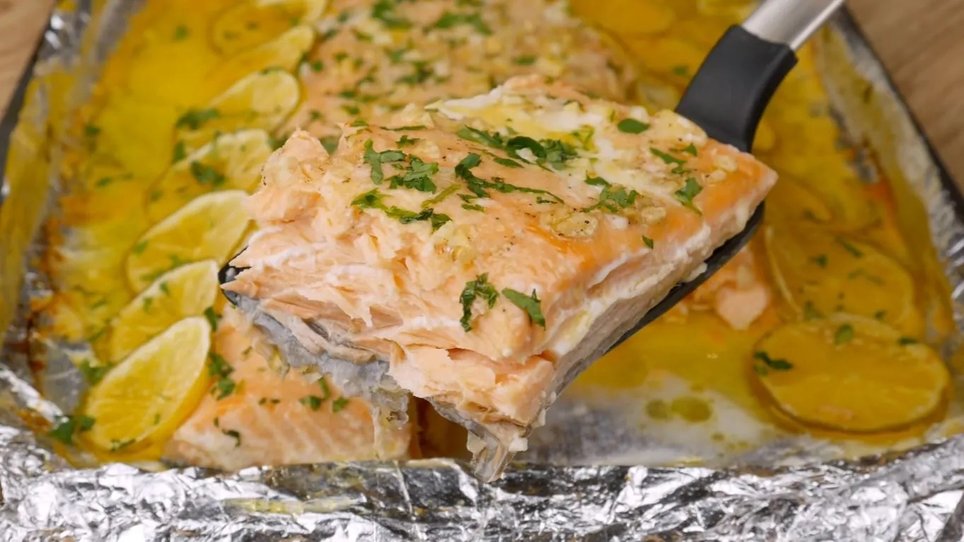 Baked Salmon with Butter and Lemon