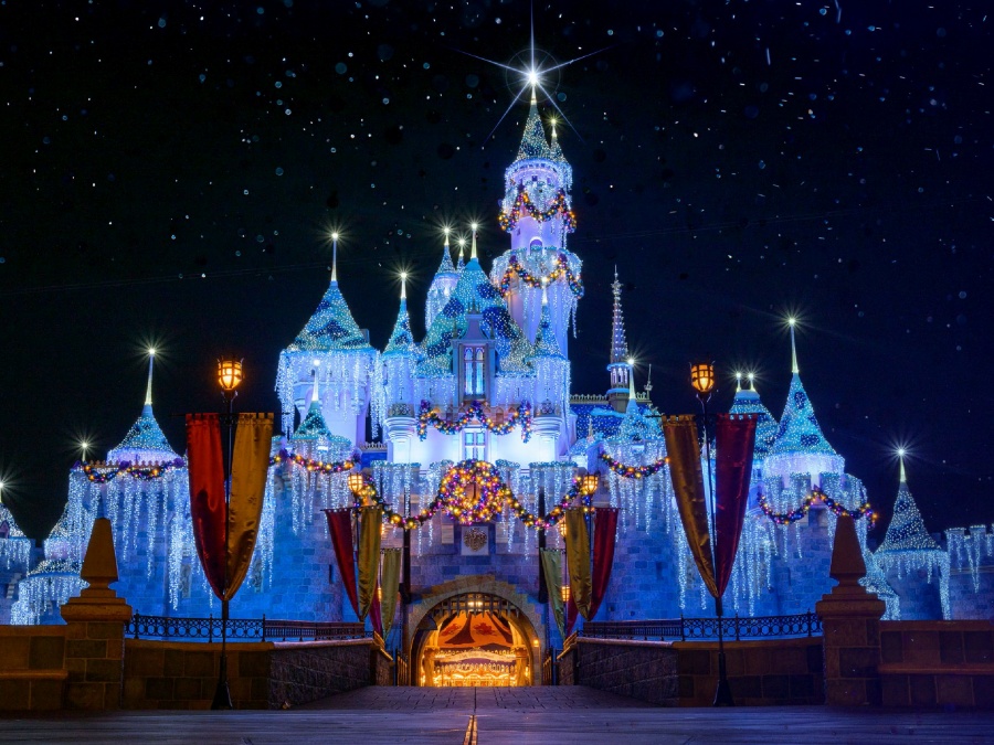 Disneys Enchanted Christmas Returning to Disneyland Paris in 2023  WDW  News Today